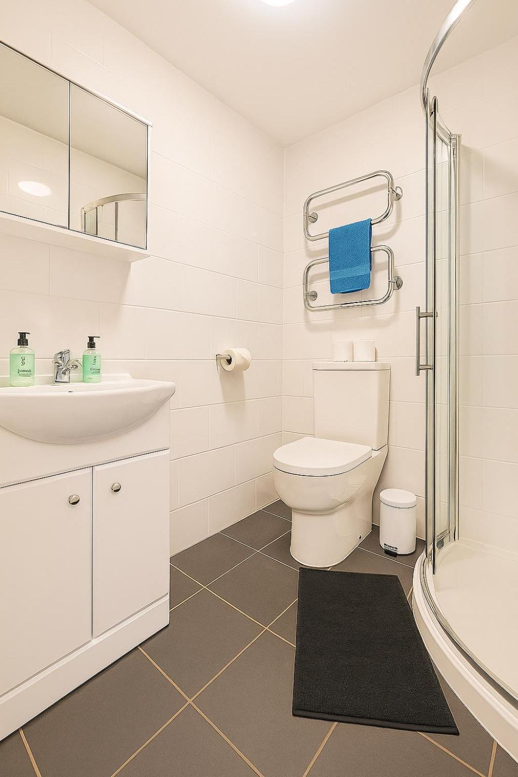 Stylish Modern Apartment For Up To 4 Nr Citycentre Cardiff Bagian luar foto
